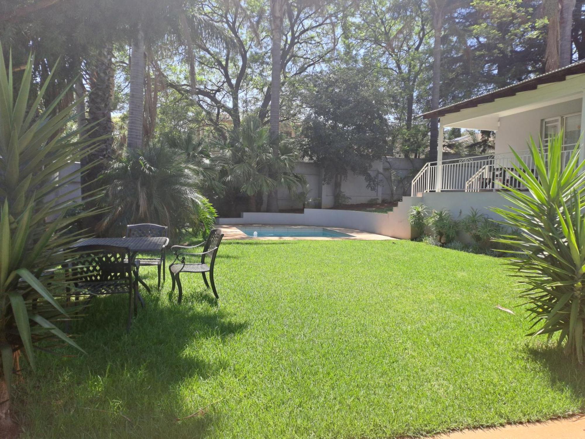8 On Acacia Guesthouse Bedfordview Buitenkant foto