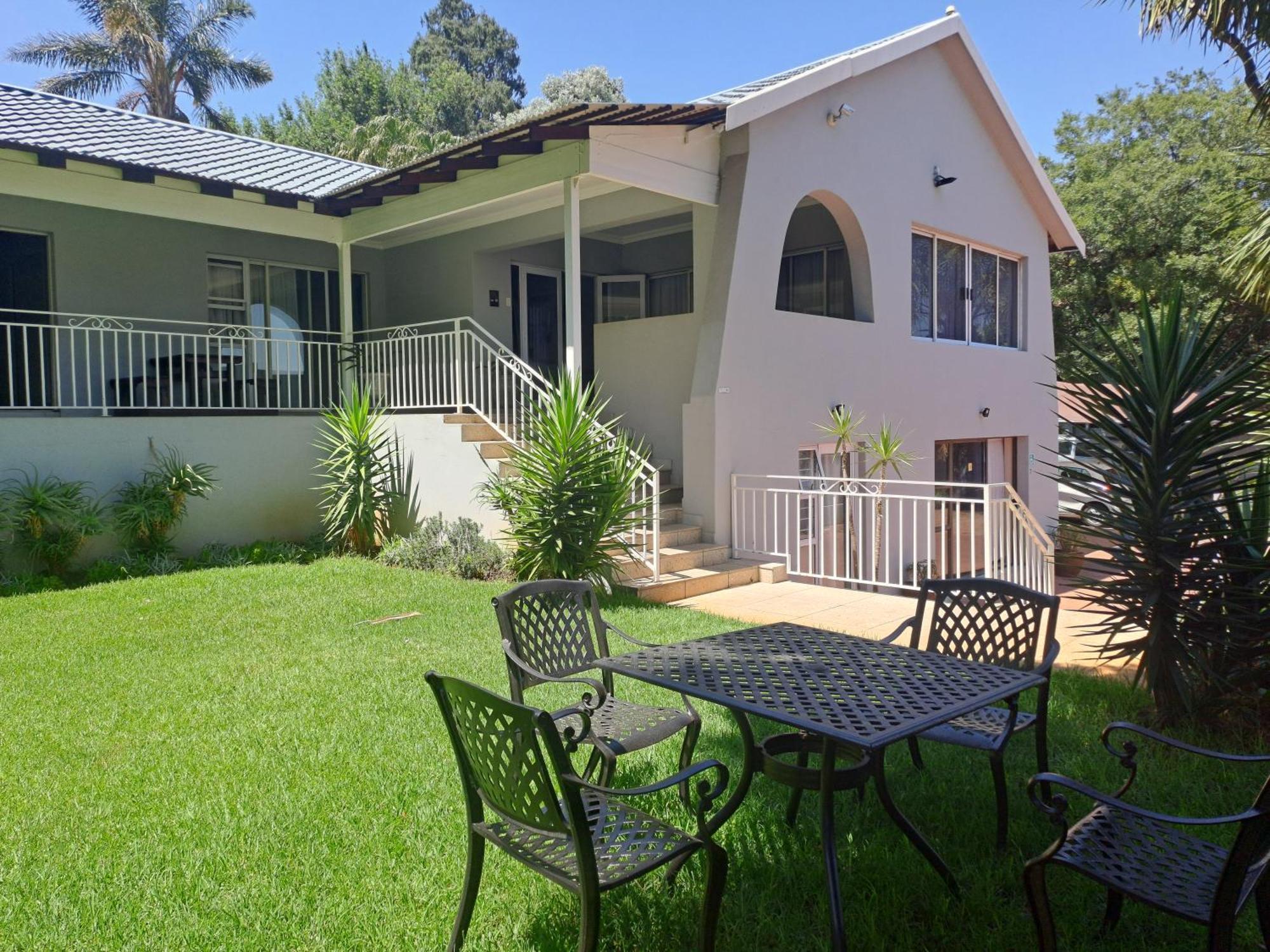 8 On Acacia Guesthouse Bedfordview Buitenkant foto