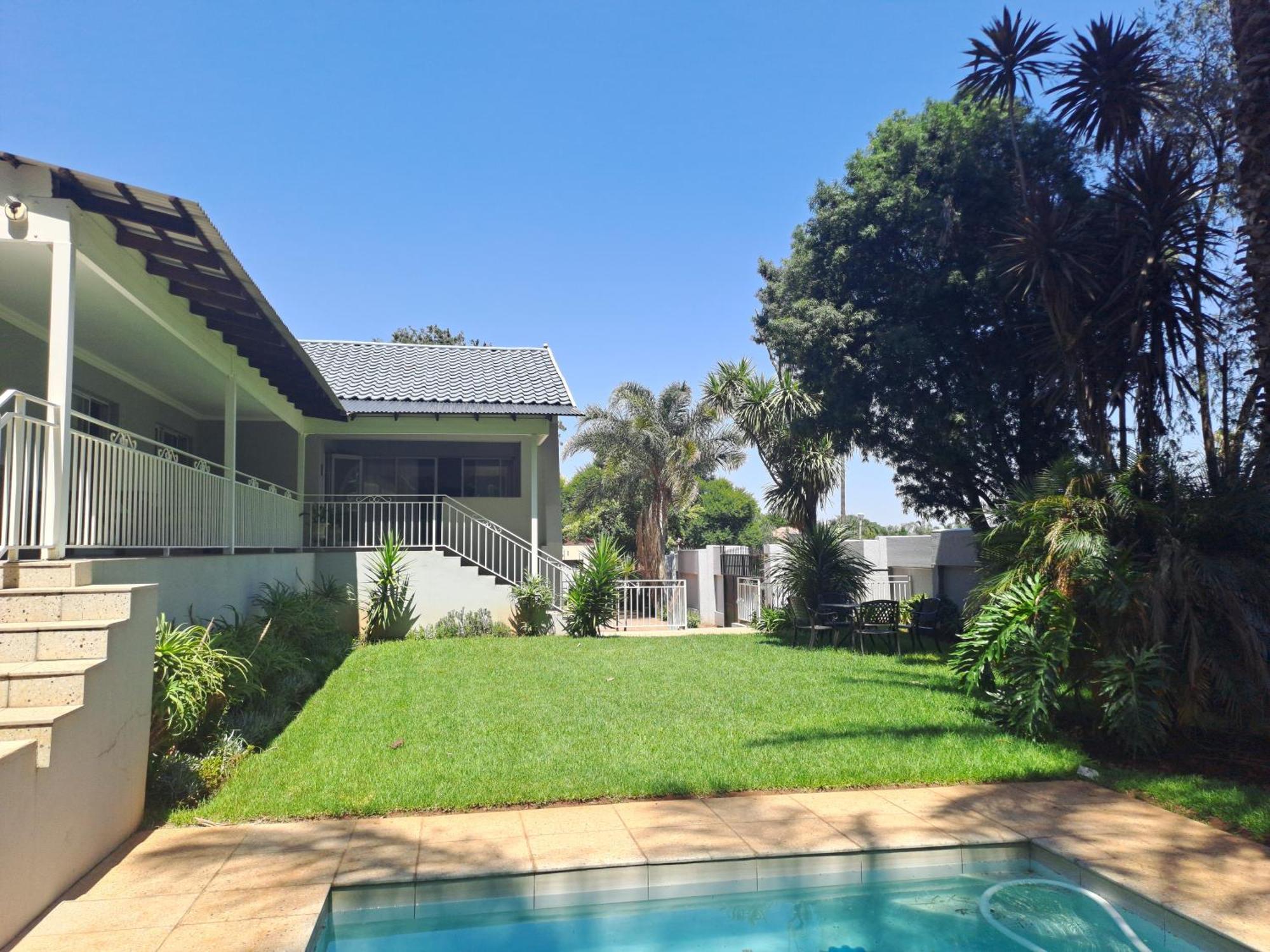 8 On Acacia Guesthouse Bedfordview Buitenkant foto