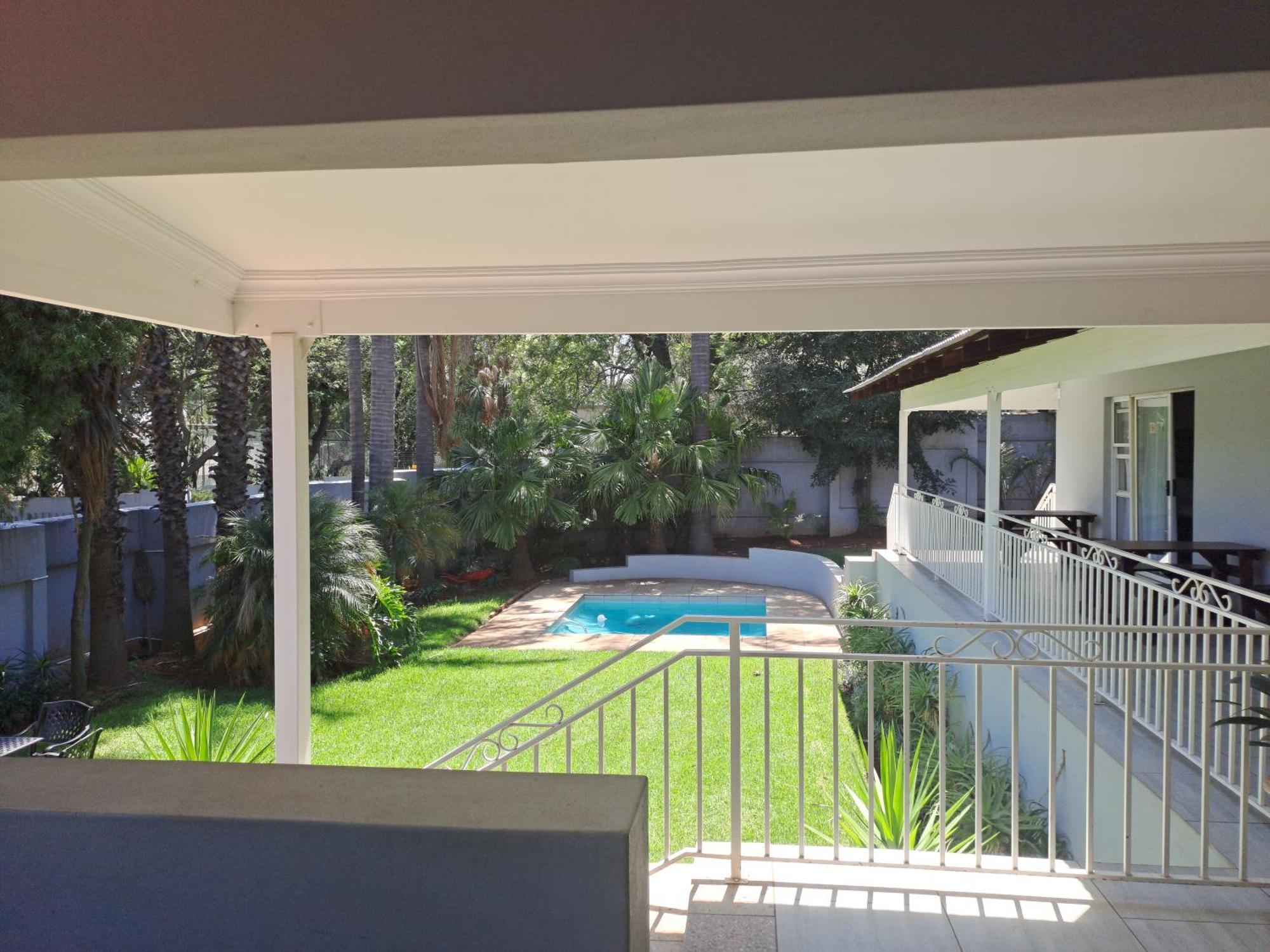 8 On Acacia Guesthouse Bedfordview Buitenkant foto