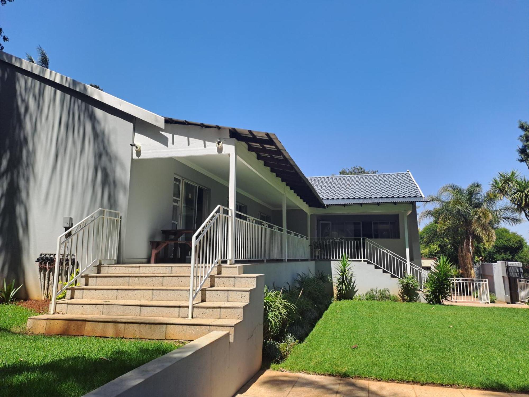 8 On Acacia Guesthouse Bedfordview Buitenkant foto