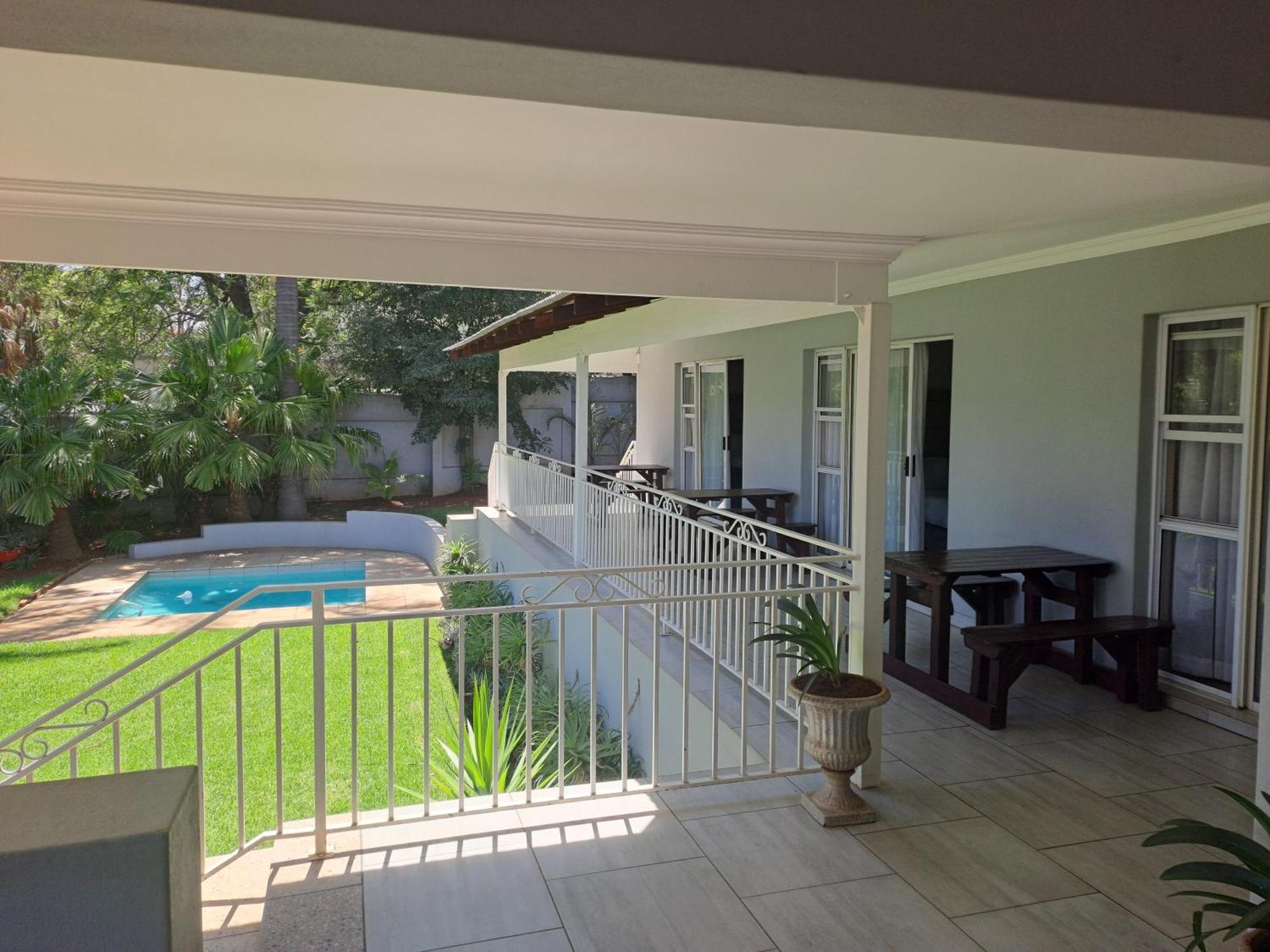 8 On Acacia Guesthouse Bedfordview Buitenkant foto