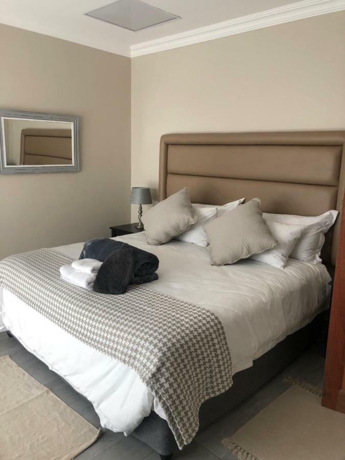 8 On Acacia Guesthouse Bedfordview Buitenkant foto