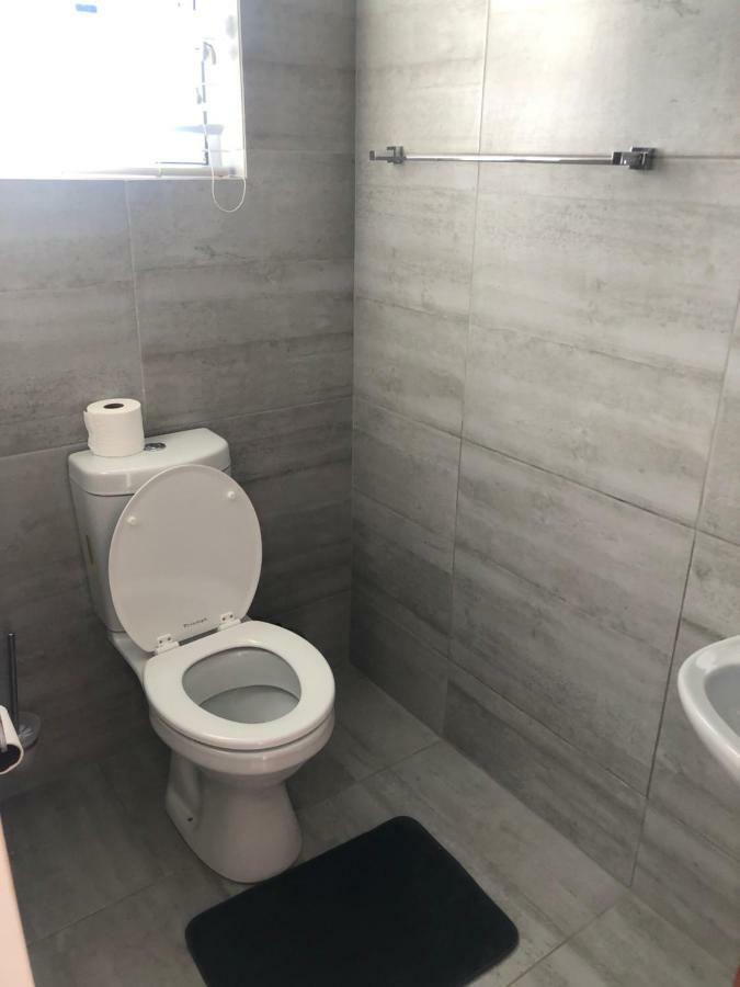 8 On Acacia Guesthouse Bedfordview Buitenkant foto