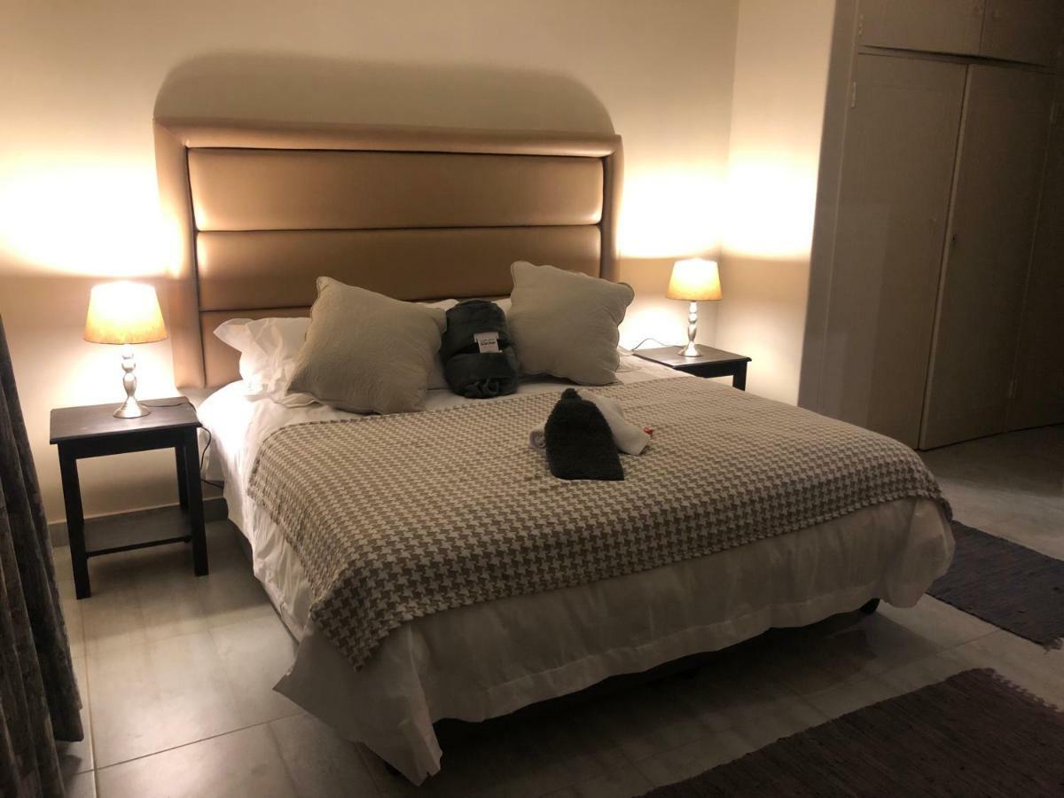 8 On Acacia Guesthouse Bedfordview Buitenkant foto