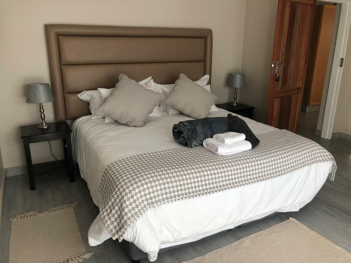 8 On Acacia Guesthouse Bedfordview Buitenkant foto